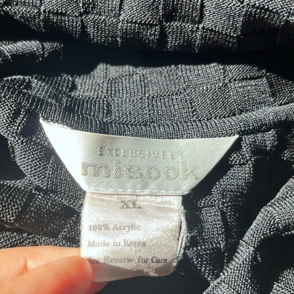 Exclusively Misook Balloon Sleeves Turtleneck Acrylic Woven Checkered Solid top - Picture 5 of 6